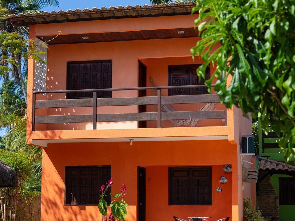 Chalé de dois pisos com varanda