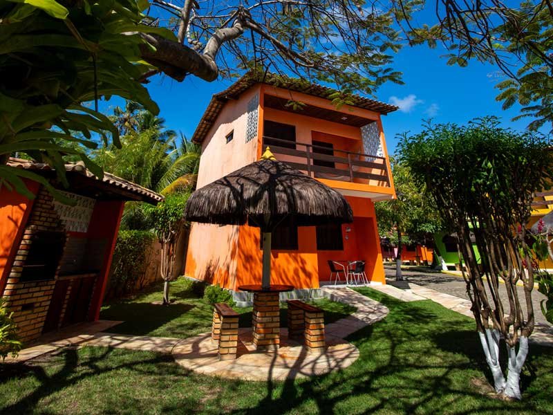 Chalé com quiosque e jardim